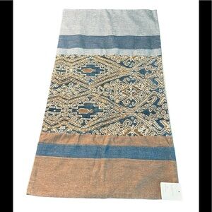 SET OF 2 POTTERY BARN BEAUTIFUL TAN AND BLUE PILLOW COVERS 20 X 36” NWT